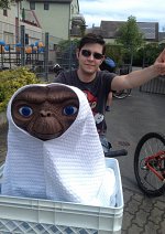 Cosplay-Cover: Elliott (E.T. - Der Außerirdische)