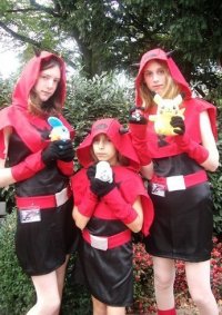 Cosplay-Cover: Team Magma