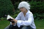 Cosplay-Cover: Vergil [looking through glasses]