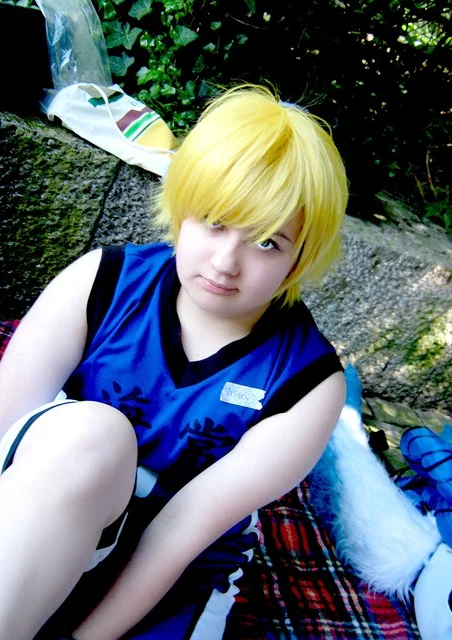 Cosplay-Cover: Kise Ryota (Kaijō High Trikot)