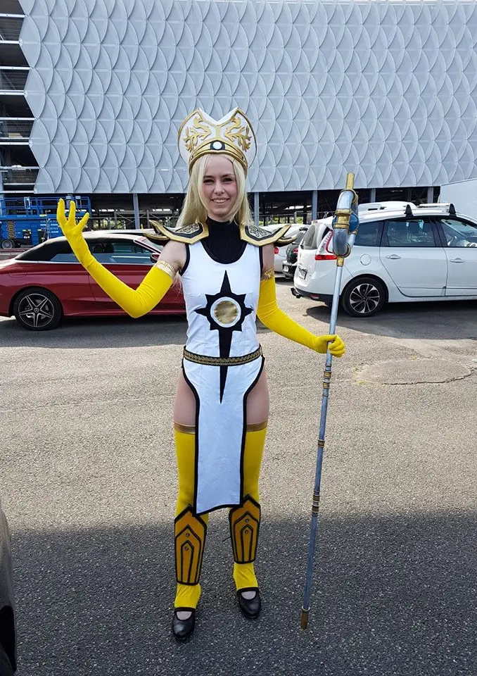 Cosplay-Cover: Argentconfessor Paletress
