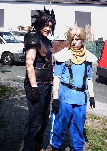 Cosplay-Cover: Cloud Strife(Shinra Uniform)