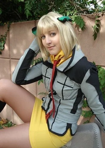 Cosplay-Cover: Maora (Winter-Schülerratsuniform)