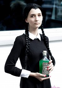 Cosplay-Cover: Wednesday Friday Addams