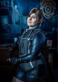 Cosplay-Cover: Rebecca Chambers Wesker Mode