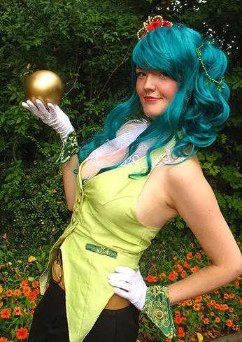 Cosplay-Cover: Froschkönigin