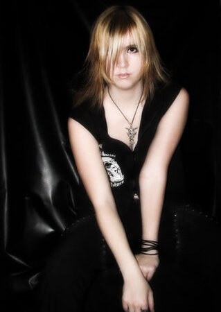 Cosplay-Cover: Uruha ~Royal Disorder White~