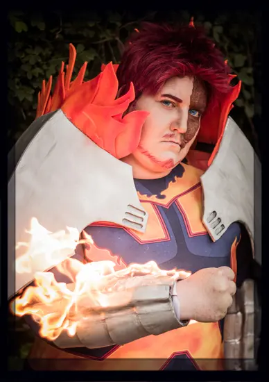 Cosplay-Cover: Endeavor [Herosuit 2]