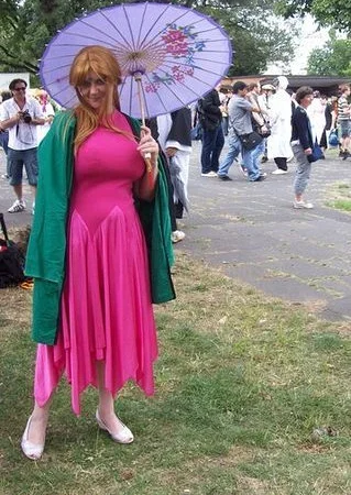 Cosplay-Cover: tsunade (im Abendkleid)