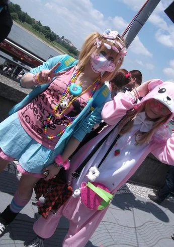 Cosplay-Cover: pink Bär