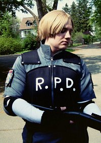 Cosplay-Cover: Leon S. Kennedy