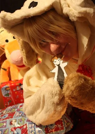 Cosplay-Cover: Joey im Hundekostüm