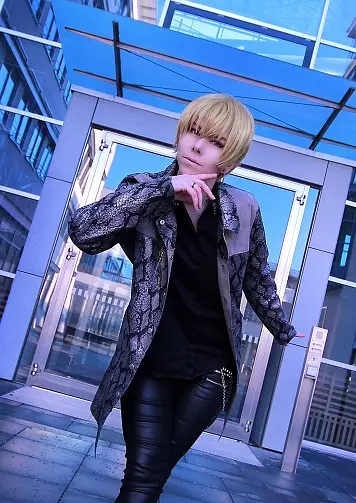 Cosplay-Cover: Gilgamesh [Snake coat]