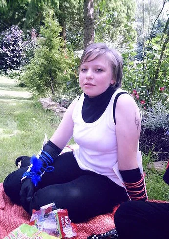 Cosplay-Cover: Feder-Flüsch-Anbu