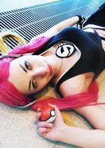 Cosplay-Cover: Fran (Team Skull Vorstand)