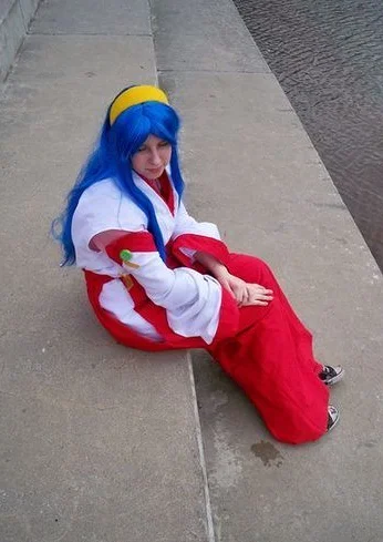 Cosplay-Cover: Chikane Himemiya [Rotes Priesterin Outfit]