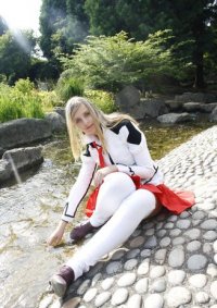 Cosplay-Cover: Haine Otomiya(Schülerratsuniform Sommerversion)