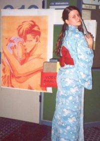 Cosplay-Cover: mit hellblauem Yukata