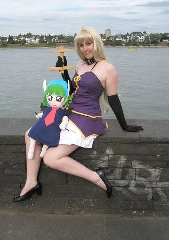 Cosplay-Cover: Evangeline (Vampir-Dress)