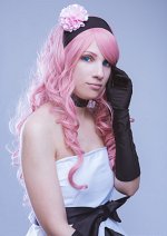 Cosplay-Cover: Luka Megurine [Camellia Version]