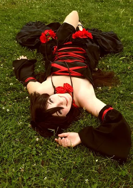 Cosplay-Cover: Alice Baskerville (schwarz)