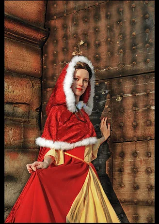 Cosplay-Cover: Belle im Weihnachtskleid (#11)