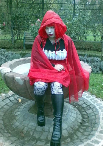 Cosplay-Cover: Rotkäppchen