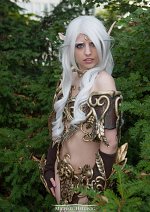 Cosplay-Cover: Alathena Moonbreeze