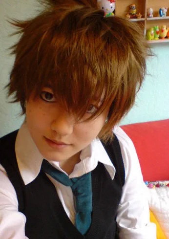 Cosplay-Cover: Tsuna(yoshi) Sawada [2. Schuluniform]