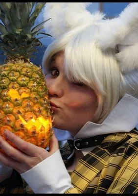Cosplay-Cover: Weißes Kaninchen