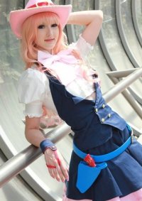 Cosplay-Cover: Sheryl Nome (cowgirl (movie))