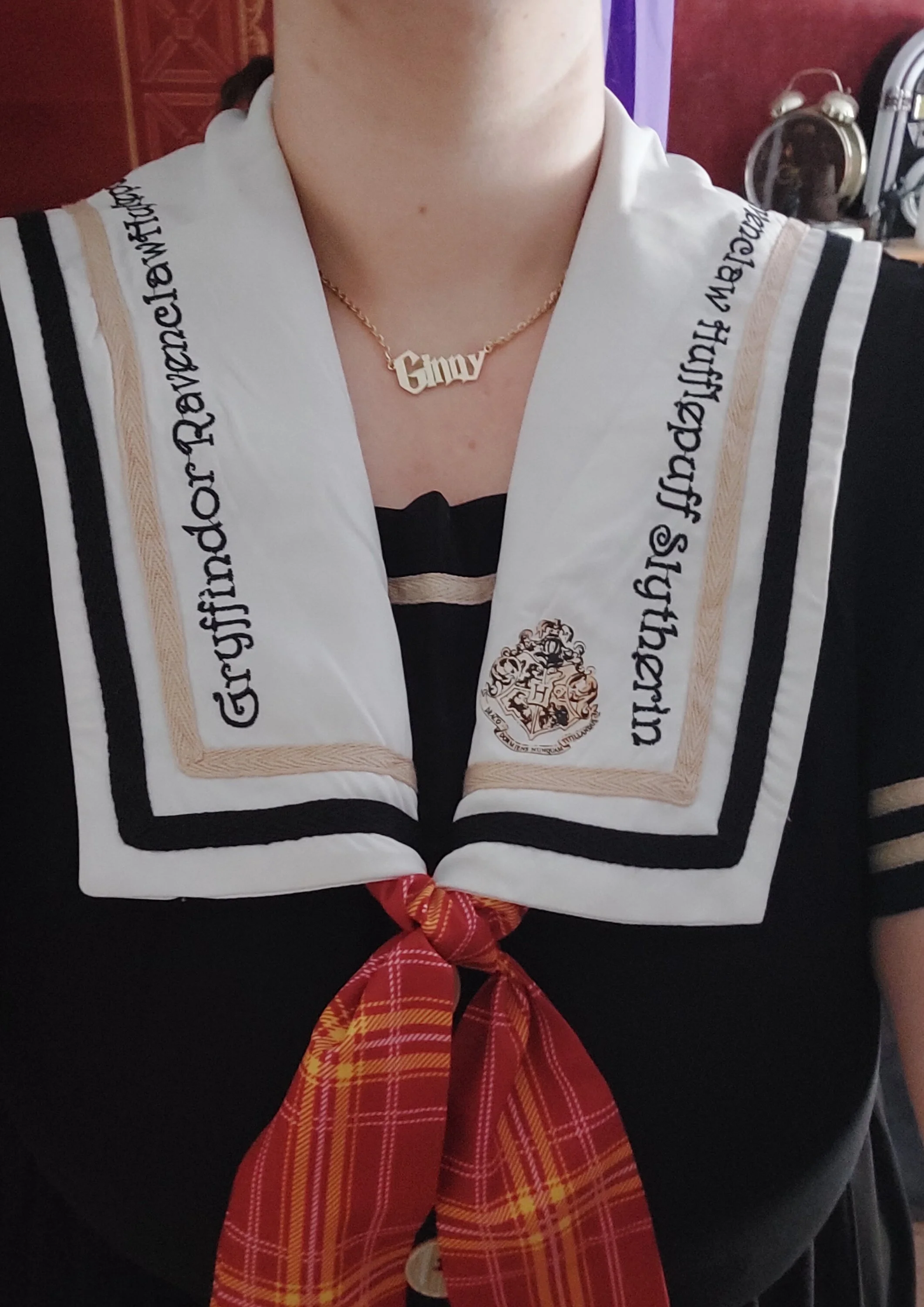 Cosplay-Cover: Ginny Weasley: japanische Schuluniform