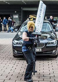 Cosplay-Cover: Cloud Strife [Advent Children]