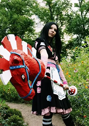 Cosplay-Cover: Alice - Silk maiden