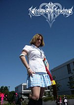 Cosplay-Cover: Yuna (Schuluniform)