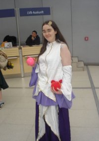 Cosplay-Cover: Lacus Clyne (ab Folge 8 in Seed)