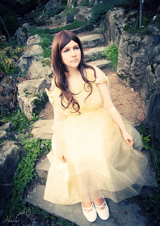 Cosplay-Cover: Katniss Everdeen (Yellow Dress)