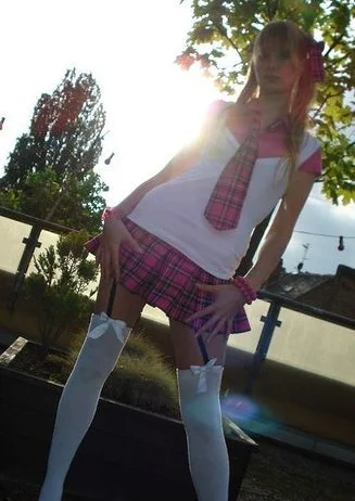 Cosplay-Cover: PINK Schoolgirl