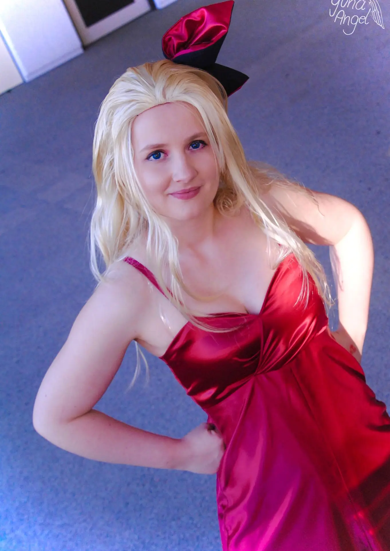Cosplay-Cover: Edea Lee (Ballkleid)