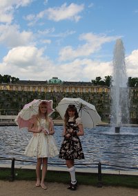 Cosplay-Cover: Innocent World vor Sanssouci