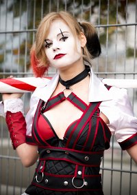 Cosplay-Cover: Harley Quinn Arkham Knights