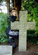Cosplay-Cover: Church Gate goes Friedhof