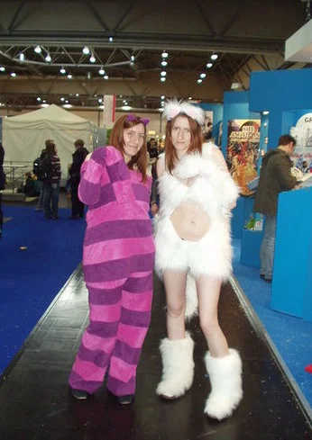 Cosplay-Cover: Grinsekatze