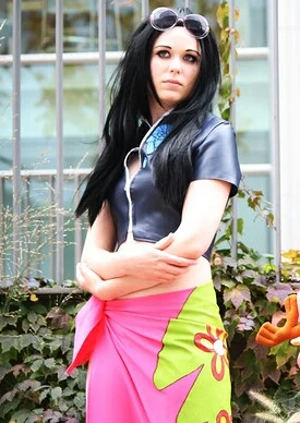 Cosplay-Cover: Nico Robin [New World]