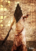 Cosplay-Cover: Red Pyramid