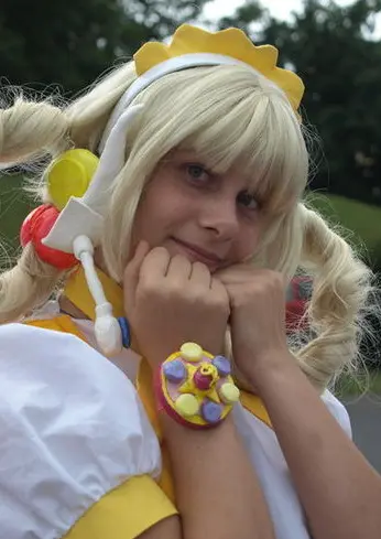 Cosplay-Cover: Momoko [Backdress]