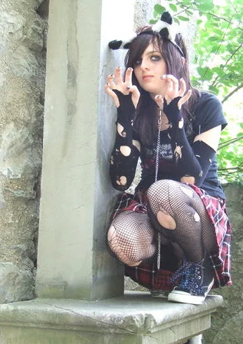 Cosplay-Cover: DemonKitty - "Ich willl auch ein Zombie seinT.T"