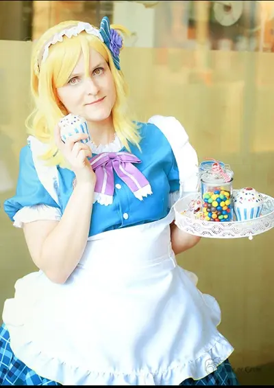 Cosplay-Cover: Mari Ohara [Valentine unidolized]