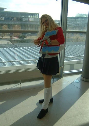Cosplay-Cover: Rebecca Hawkins [Orichalcos Doom Version]