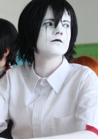 Cosplay-Cover: Ulquiorra Schiffer [Karakura Schuluniform]